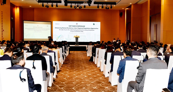 Toàn cảnh hội nghị.