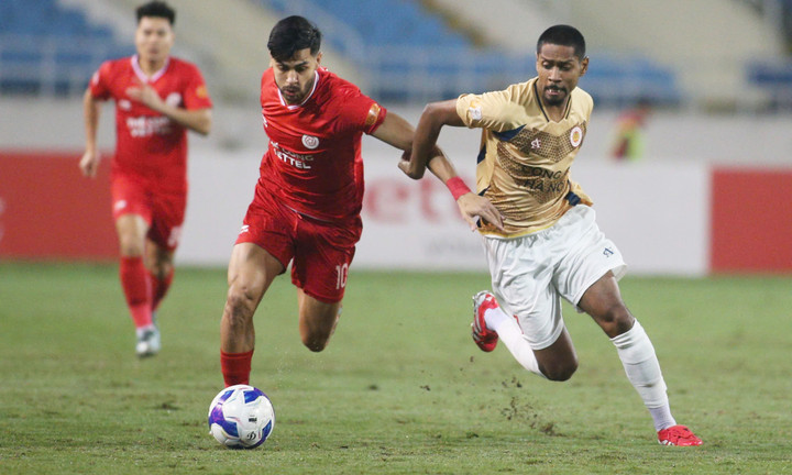 Thể Công Viettel (áo đỏ) thắng CLB Công an Hà Nội ở trận lượt đi.