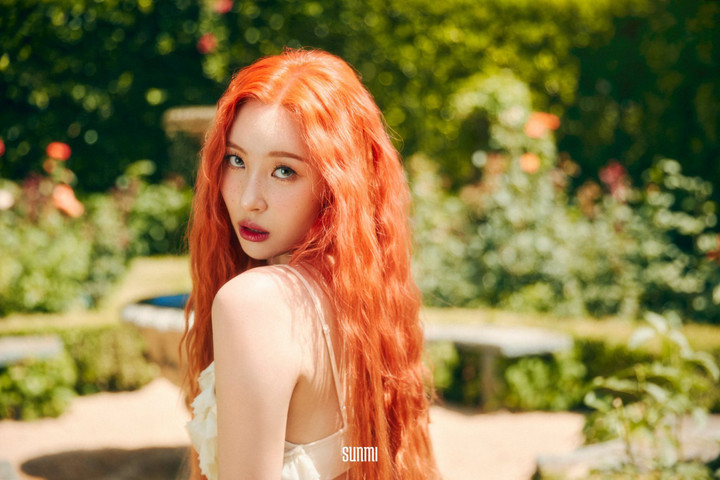 Nữ ca sĩ Sunmi vướng cáo buộc lừa đảo.