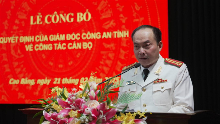 Thượng tá Đàm Bế Hiến - Nguyên Thủ trưởng Cơ quan Ủy ban kiểm tra Đảng ủy Công an tỉnh Cao Bằng - phát biểu tại hội nghị.