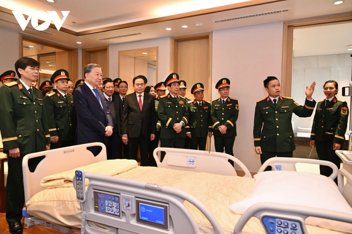Tổng Bí thư Tô Lâm và các lãnh đạo thăm quan 2 công trình quan trọng của Bệnh viện Trung ương Quân đội 108.