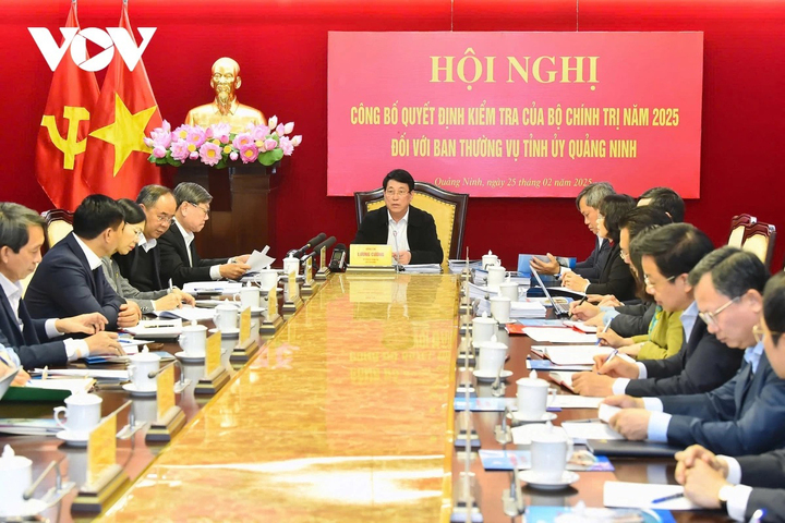 Toàn cảnh buổi làm việc.