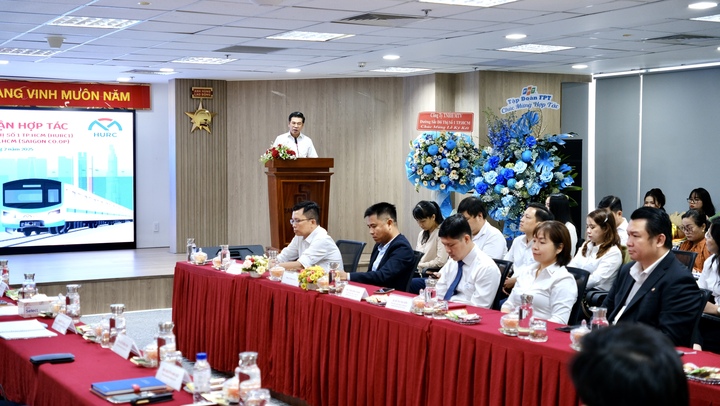 Ông Nguyễn Văn Dũng - Phó chủ tịch UBND TP.HCM - phát biểu tại buổi lễ.