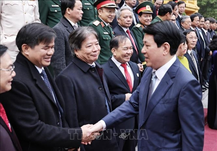 Chủ tịch nước Lương Cường với các đại biểu tiêu biểu ngành Y tế. (Ảnh: Lâm Khánh/TTXVN)