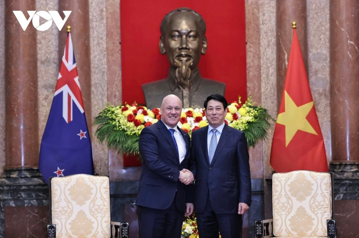 Hai nhà lãnh đạo vui mừng trước những thành tựu hợp tác nổi bật trên nhiều lĩnh vực của hai nước.