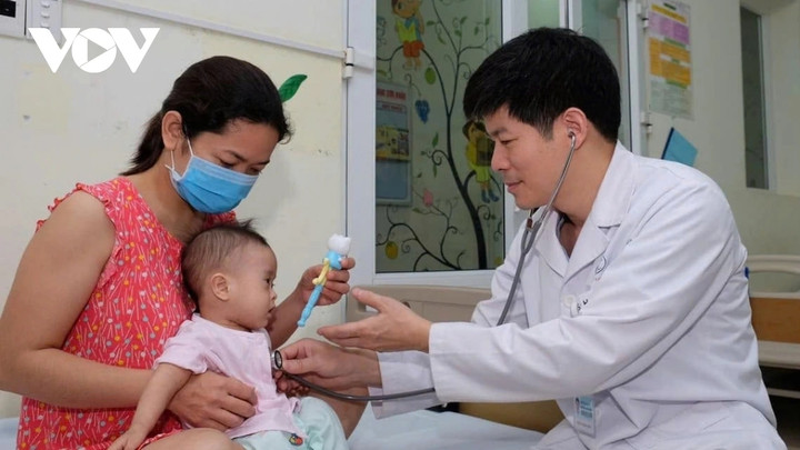 Tại Bệnh viện Tim Hà Nội, mỗi năm đều triển khai chương trình phẫu thuật tim bẩm sinh miễn phí cho trẻ.