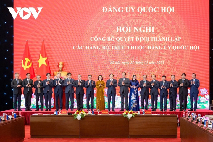 Chủ tịch Quốc hội: Nghiên cứu sửa đổi quy định để tiếp tục sắp xếp bộ máy - 6
