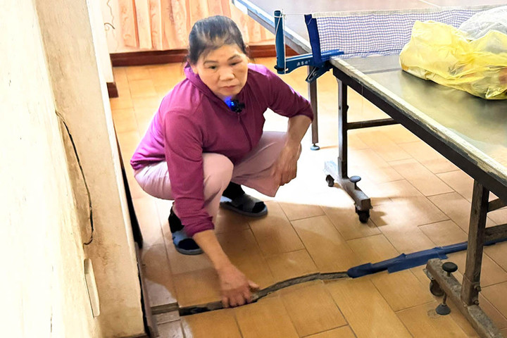 Nhiều hộ dân ở ngõ 7 Giang Văn Minh phát hiện một số vết nứt sau sự cố đào khoan đường ngầm metro.