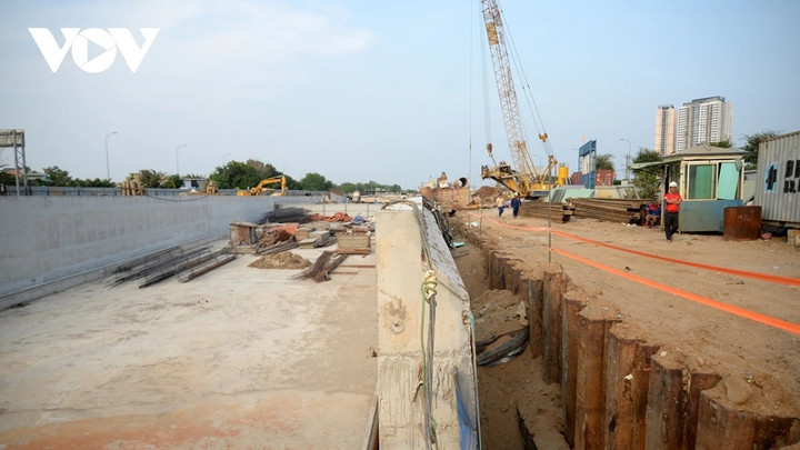 Đầu tư công đến hết năm 2025 có ít nhất 3.000 km đường cao tốc và trên 1.000 km đường ven biển.