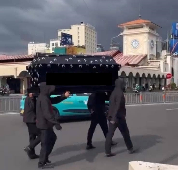Hình ảnh lan truyền bị cộng đồng mạng phản ứng. (Ảnh cắt từ clip)