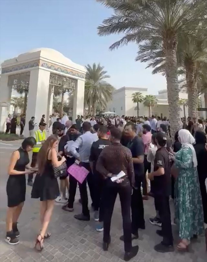 Dòng người xếp hàng để mua BĐS triệu đô tại “đảo tỷ phú” Palm Jebel Ali, Dubai.