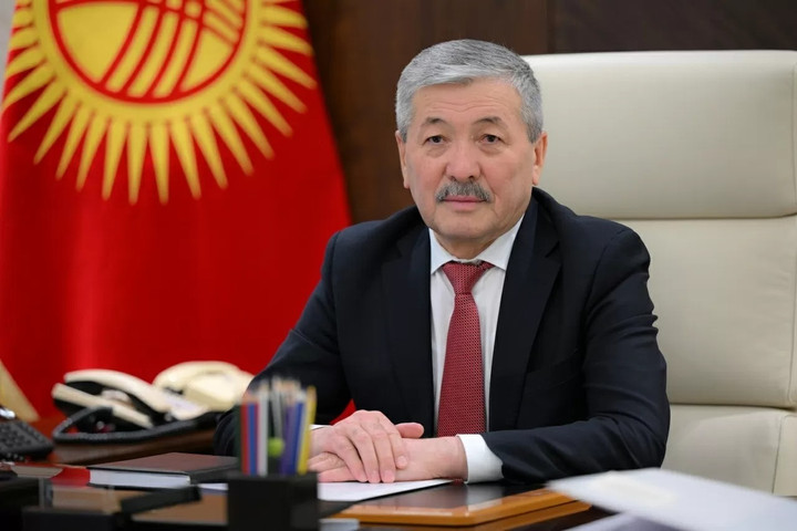 Thủ tướng Cộng hoà Kyrgyzstan Adylbek Kasimalyev.