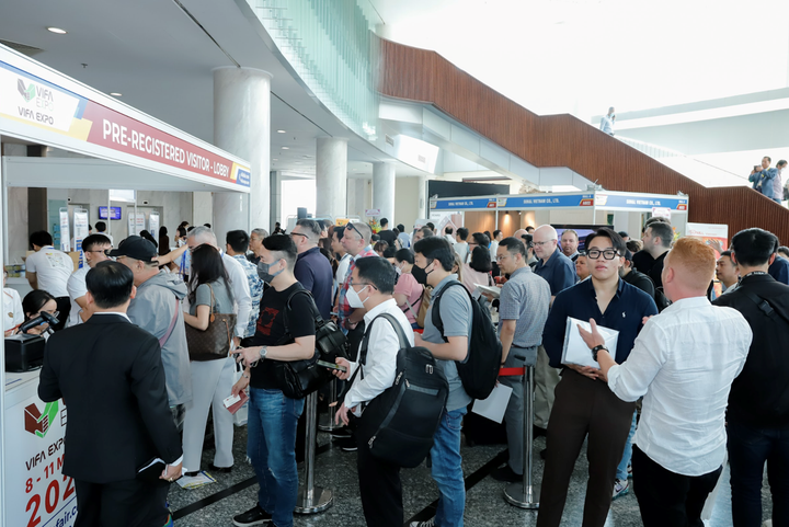 Hội chợ thu hút được sự quan tâm lớn từ các nhà nhập khẩu quốc tế.