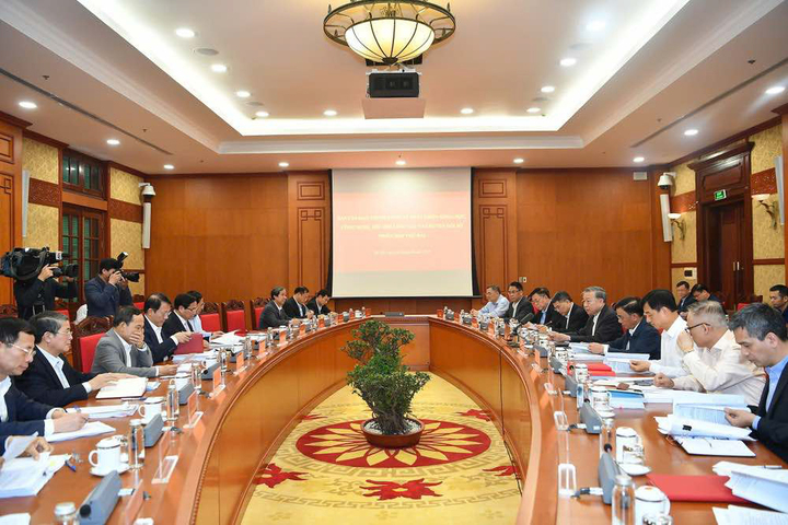 Toàn cảnh phiên họp. (Ảnh: Trọng Hải)