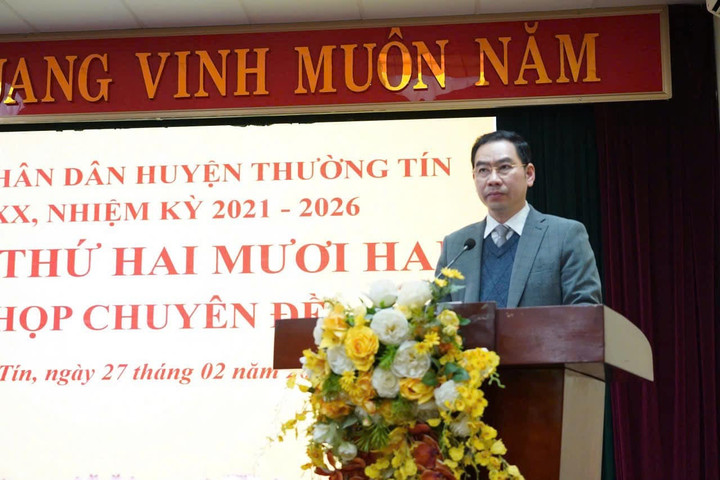 Ông Tạ Hữu Thọ - Chủ tịch HĐND huyện Thường Tín - khai mạc kỳ họp.