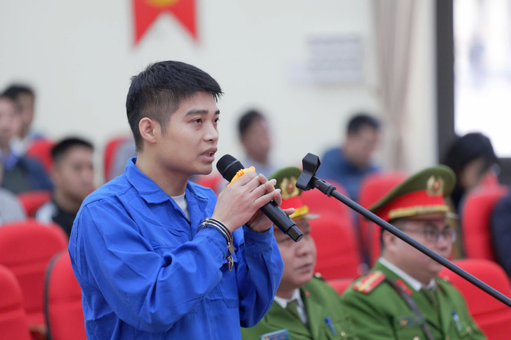 Bị cáo Phạm Ngọc Tuấn tại toà.