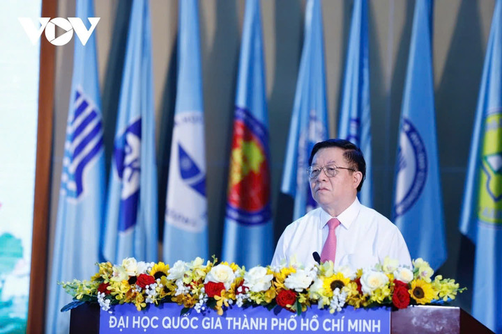 Ủy viên Bộ Chính trị, Bí thư Trung ương Đảng, Trưởng ban Tuyên giáo và Dân vận Trung ương Nguyễn Trọng Nghĩa phát biểu tại hội nghị. (Ảnh: Tỷ Huỳnh)