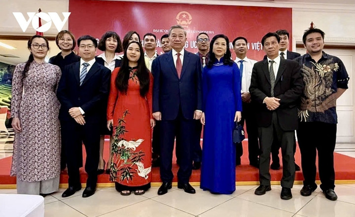 Tổng Bí thư Tô Lâm gặp gỡ cộng đồng người Việt tại Indonesia - 2