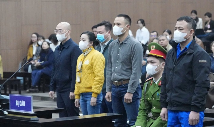 Các bị cáo tại phiên toà sơ thẩm.