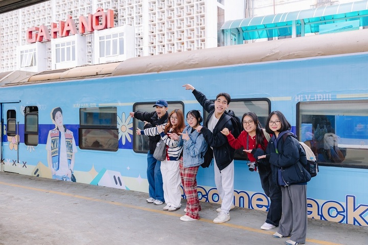 Chuyến tàu B.I Special đặc biệt chào đón nam rapper quay trở lại Việt Nam.