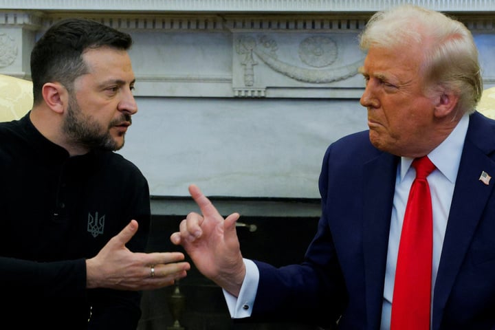 Tổng thống Mỹ Donald Trump (phải) và Tổng thống Ukraine Volodymyr Zelensky (trái). (Ảnh: Reuters)