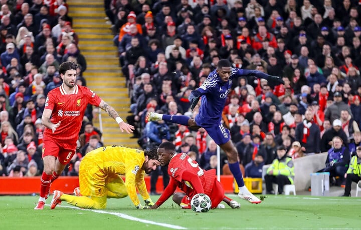 Nunez đá hỏng luân lưu, Liverpool bị PSG loại khỏi Champions League- Ảnh 1.