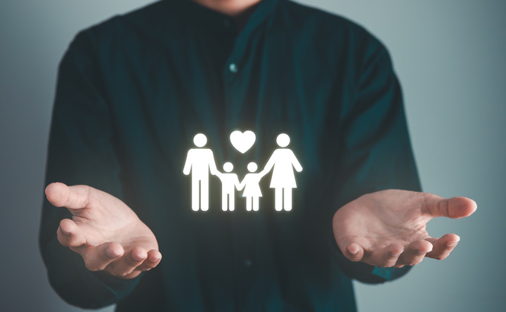 Bảo hiểm nhân thọ kết hợp bảo hiểm sức khỏe sẽ mang lại giải pháp bảo vệ toàn diện cho người tham gia. (Ảnh minh họa)