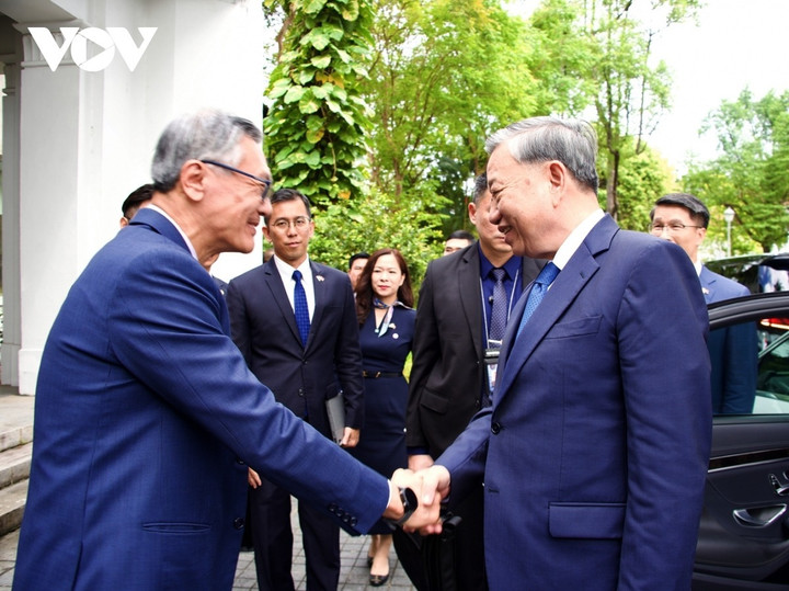 Lãnh đạo Đại học Quốc gia Singapore đón Tổng Bí thư Tô Lâm.