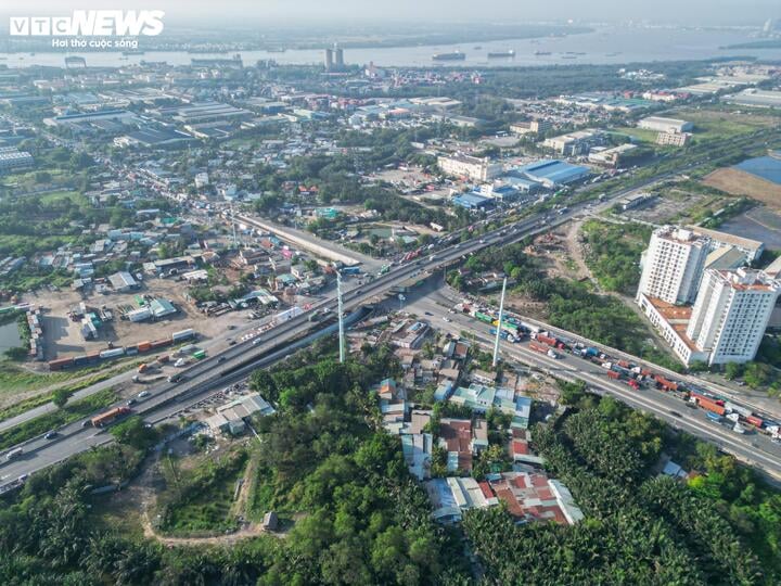 Nút giao Mỹ Thuỷ - Công trình được kỳ vọng sẽ giải quyết bài toán ùn tắc giao thông khu vực phía Đông TP.HCM.