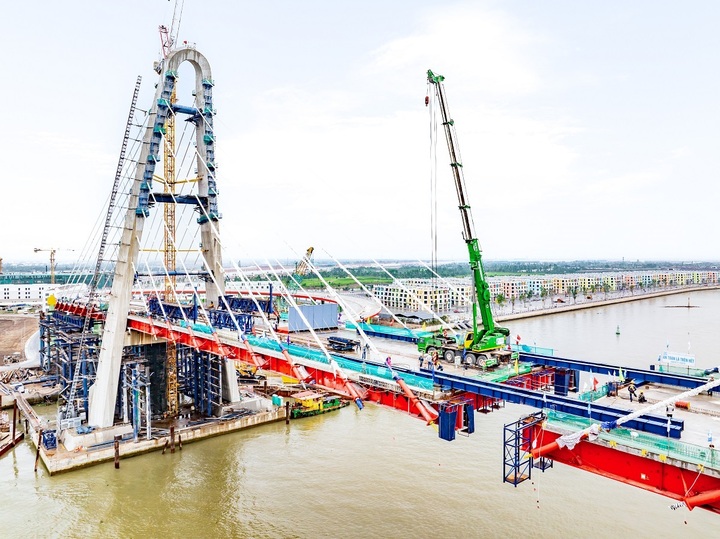 Hợp long cầu Hoàng Gia kết nối Vinhomes Royal Island với trung tâm Hải Phòng - 3