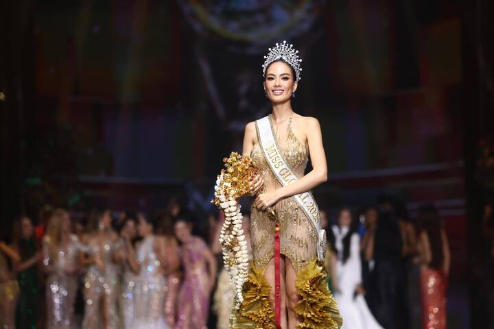 Nguyễn Đình Như Vân đăng quang Miss Global 2025.