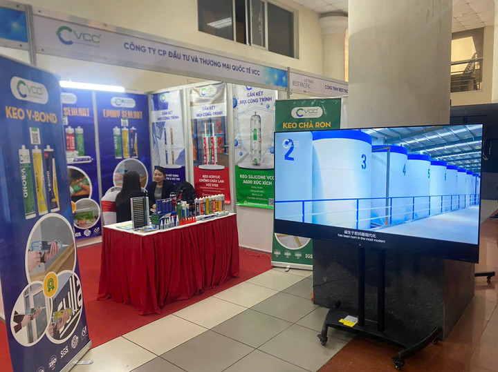 Gian hàng trưng bày các sản phẩm VCC tại sự kiện.