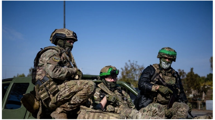 Quân đội Ukraine chật vật đối phó Nga. (Ảnh: Getty)