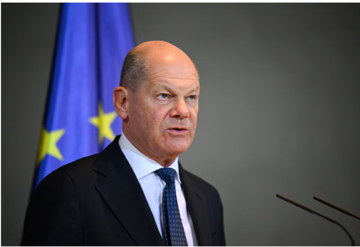 Thủ tướng Đức Olaf Scholz phát biểu trong cuộc họp báo. (Ảnh: Reuters)