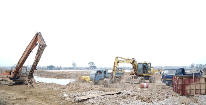 Nhà thầu đang đẩy nhanh tiến độ thi công dự án đường Vành đai 4, đoạn qua địa phận thị xã Quế Võ.