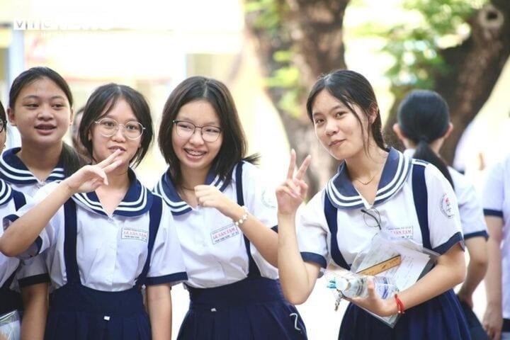 Thống nhất dạy 2 buổi/ngày miễn phí từ năm học tới.