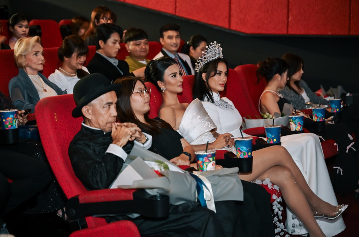 NSƯT Kim Tuyến và Hoa hậu Như Vân tham dự lễ khai mạc.