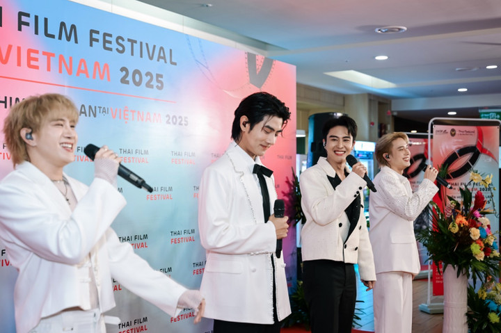 Dàn sao Thái Lan xuất hiện tại Thai Film Festival In Vietnam 2025.