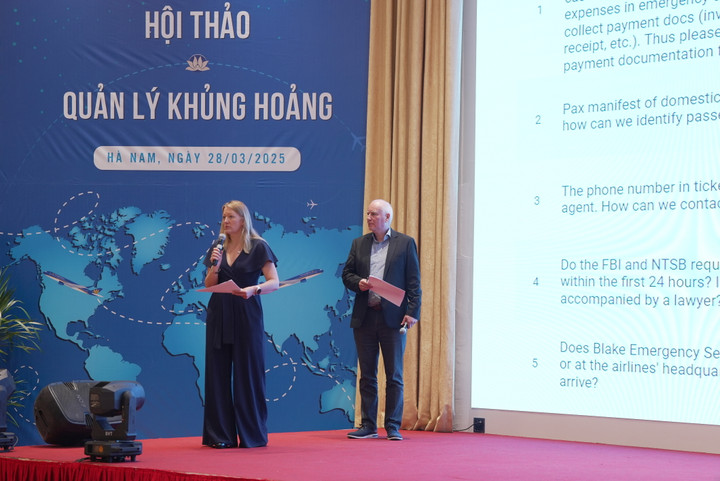 Các chuyên gia thảo luận tại hội thảo.