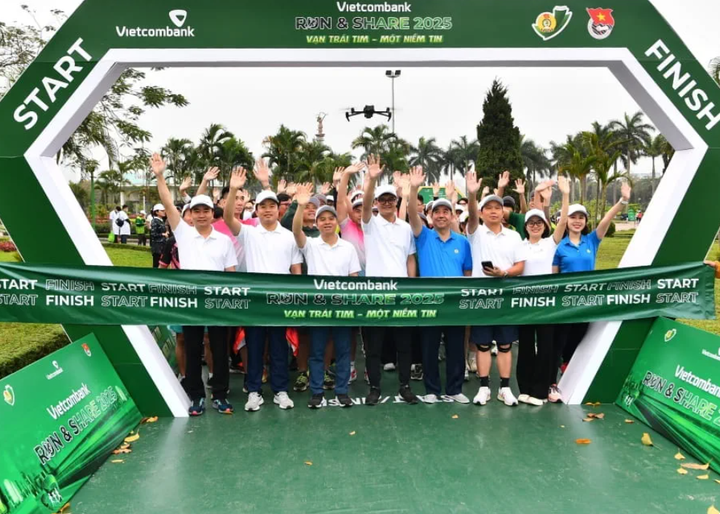 Phát động giải chạy 'Vietcombank Run & Share 2025: Vạn trái tim - Một niềm tin' - 2