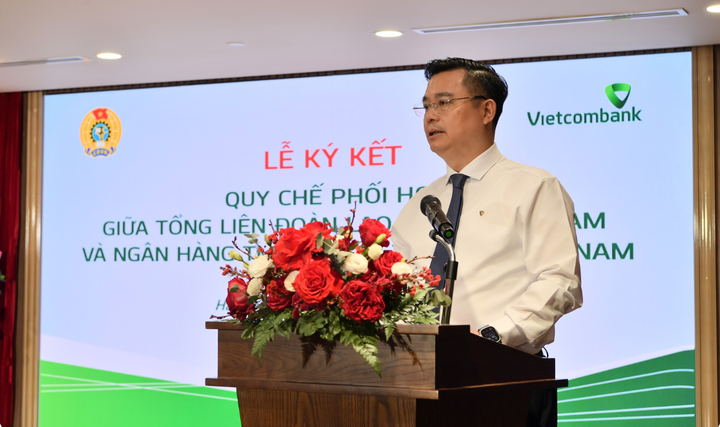 Ông Nguyễn Thanh Tùng - Ủy viên BCH Đảng bộ Chính phủ, Bí thư Đảng ủy, Chủ tịch HĐQT Vietcombank - phát biểu tại chương trình.