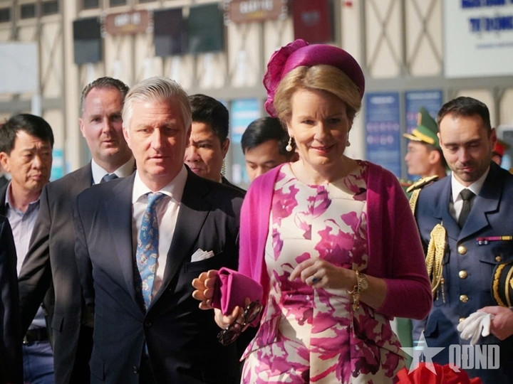 Nhà vua và Hoàng hậu Vương quốc Bỉ tại Hải Phòng.