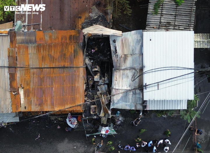 Hiện trường vụ cháy nhà khiến 3 người tử vong ở TP.HCM. (Ảnh: Lương Ý)