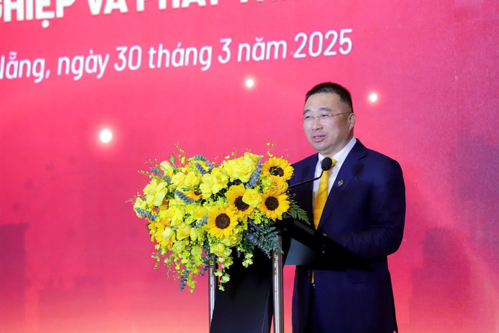 Ông Trần Minh Sơn - Thành viên Hội đồng Sáng lập, Phó Chủ tịch thường trực Hội đồng Quản trị Sun Group - phát biểu tại buổi lễ.