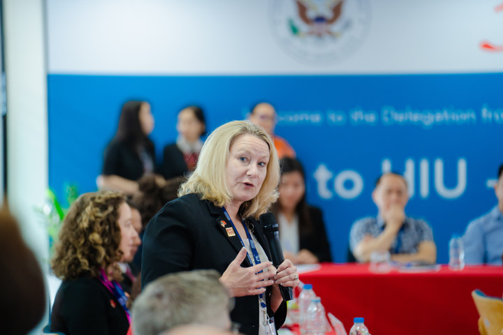 Bà Lisa Pawloski, Đại học Alabama chia sẻ tại chương trình.