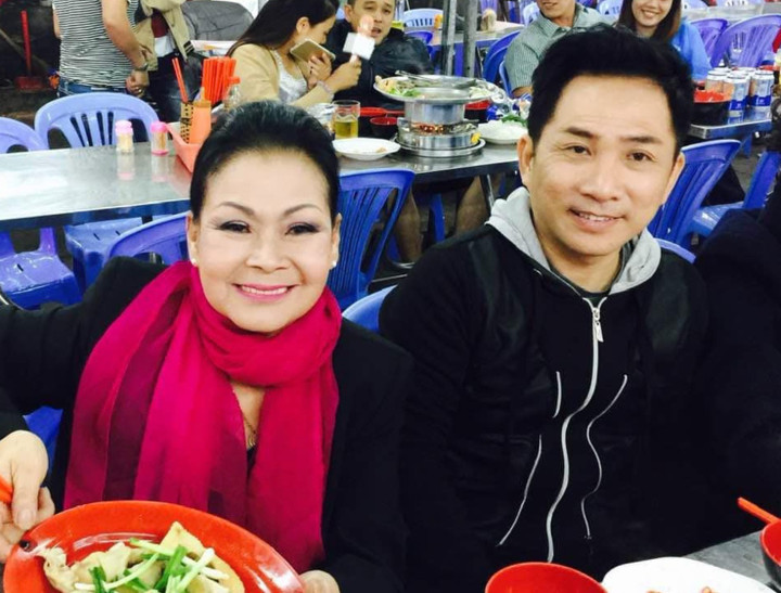 Ca sỹ Quang Thành hiện là người sát cánh bên Khánh Ly.