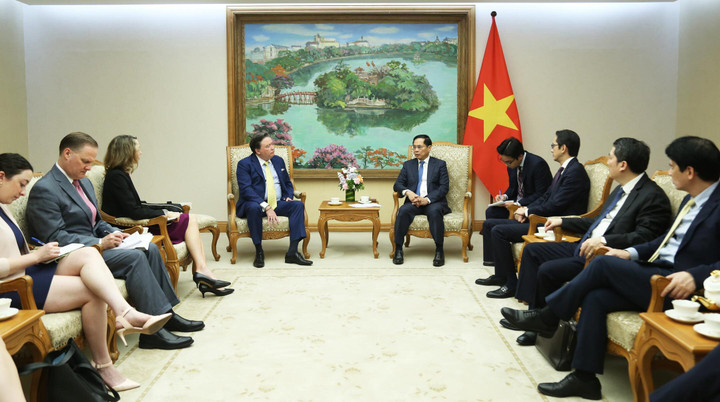 Toàn cảnh buổi làm việc.