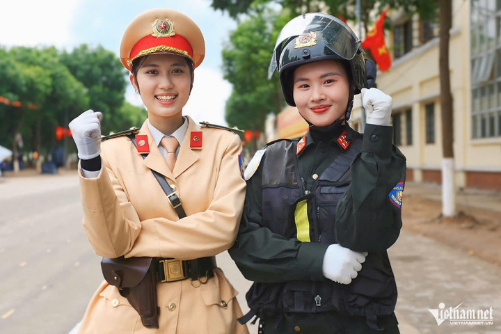 Hai nữ khối trưởng cùng nhau quyết tâm hoàn thành tốt nhiệm vụ. (Ảnh: Hoàng Anh)