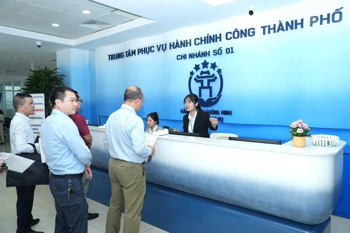 Trung tâm Phục vụ hành chính công thành phố Hà Nội, chi nhánh số 1.