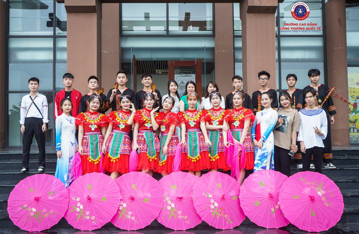 Sinh viên ICC tham gia nhiều hoạt động văn hoá, thể thao sôi động.